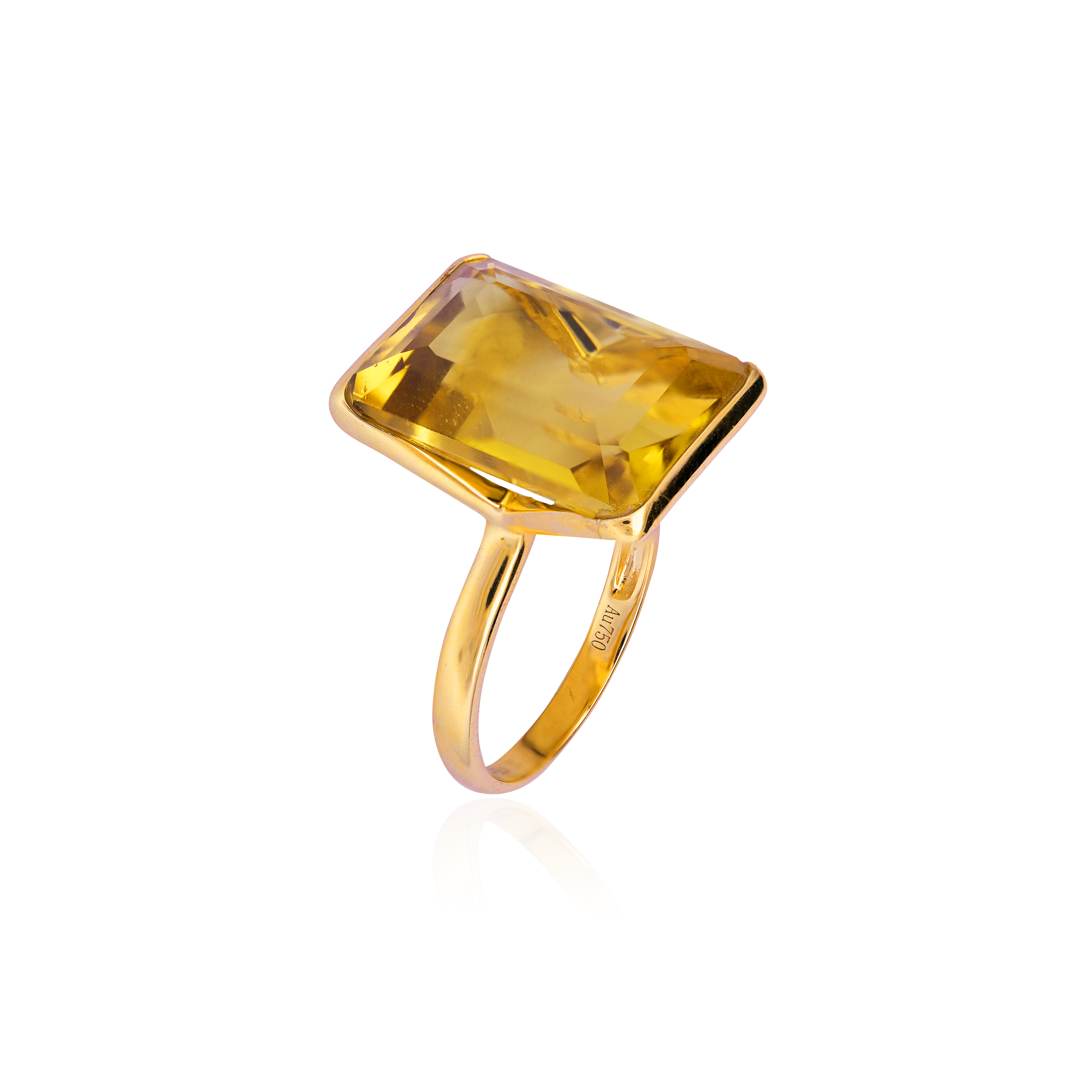 Isidora Quartz Ring
